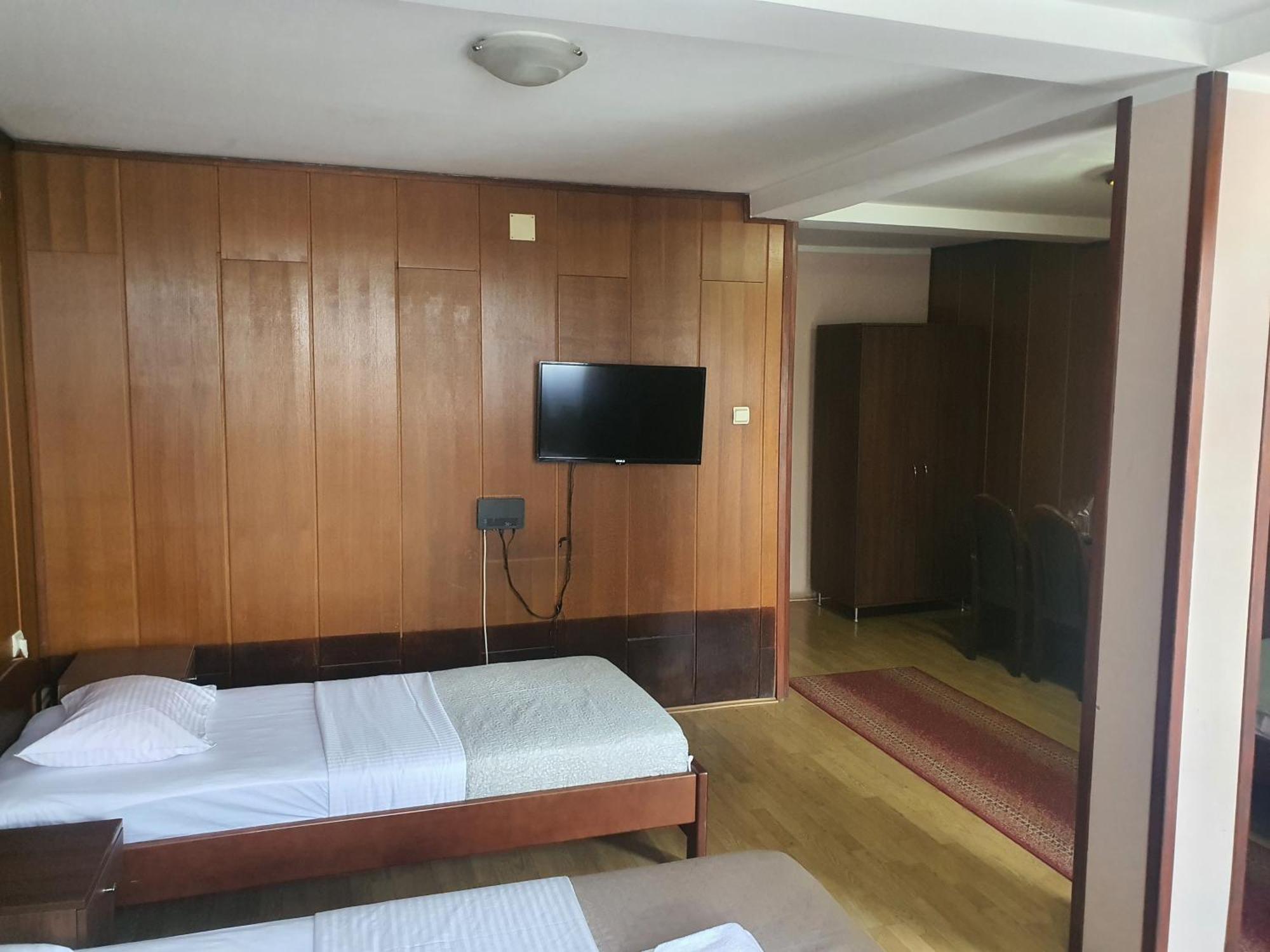 Guest House Vila Bor Novi Sad Exterior photo