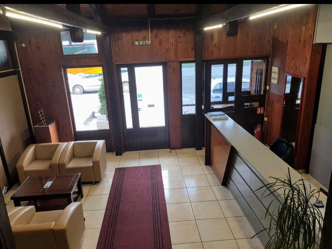 Guest House Vila Bor Novi Sad Exterior photo